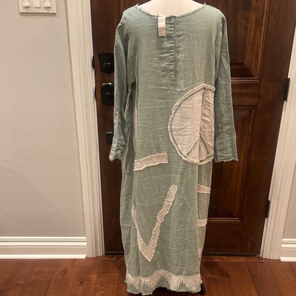 Magnolia Pearl Sage Green Long Sleeve Dress with Appliqué - Picture 4 of 12